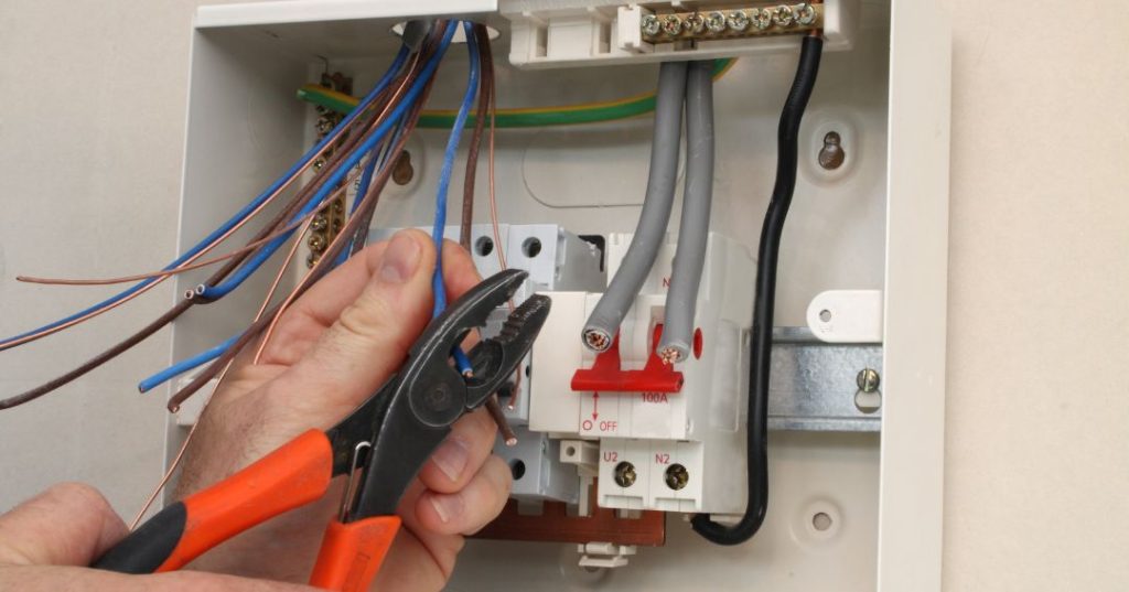 Circuitos e fiações elétricas em Ponta Grossa