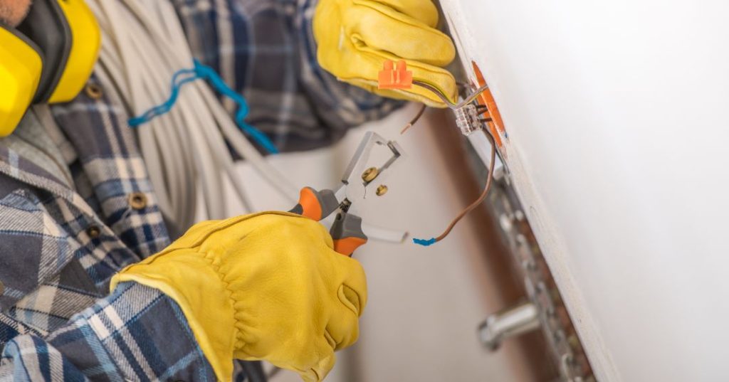 Consertos e manutenções elétricas em Ponta Grossa